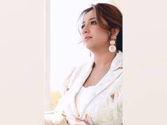 
    Shreya Ghoshal cancels Surat show following Pahalgam attack
    