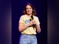 
      
      Tina Fey sets record straight on fake 'Golden Girls' poster
      
      
