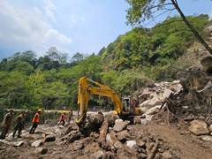 
      
      Sikkim landslides: BRO undertakes restoration works to evacuate o
      
      