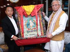 
      
      Sikkim CM holds productive meeting with Union Power Minister
      
      