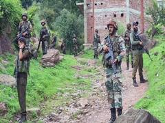 
      
      J&K: Indian Army conducts specialised training for VDG members
      
      