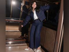 
      
      Rashmika Mandanna plays “dress-up” in latest pics
      
      