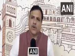 
      
      AAP MP Sanjay Singh demands special session of Parliament 
      
      