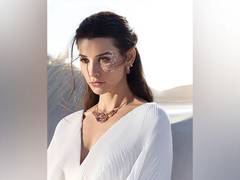 
      
      Zoya from the House of Tata Unveils a New Expression of Aeterna
      
      
