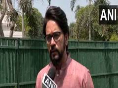 
      
      “Hindustan ke saath ya Pakistan ke