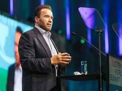 
      
      Arnold Schwarzenegger to receive legacy award 
      
      