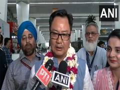 
      
      Minister Kiren Rijiju flags off Haj yatris
      
      