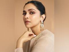 
    Deepika Padukone praises Shah Rukh Khan at WAVES Summit
    