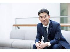 
      
      SMU Appoints Professor Zhang Liandong as New Dean of School
      
      