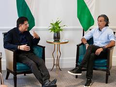 
      
      Goyal meets Co-founder and Partner of Alpha Wave Global
      
      