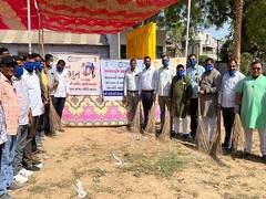 
      
      Cleanliness campaign held at religious places across Gujarat
      
      