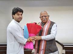 
      
      Union Minister Scindia meets Manohar Lal in New Delhi
      
      