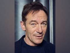 
      
      Jason Isaacs pokes fun at 'The White Lotus' cast feud rumours
      
      