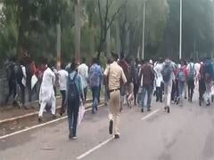 
      
      BPSC aspirants hold protest outside Bihar CM's residence, police 
      
      