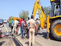 
      
      Karnataka: Five killed in car-truck collision near Hubbali
      
      