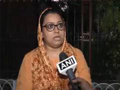 
      
      SC rejects Mughal heir's Red Fort claim
      
      