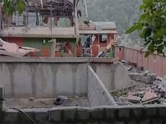 
      
      "10-15 missiles hit here," Muzaffarabad residents recall...
      
      