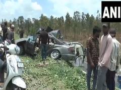
      
      Karnataka: 6 killed, 2 injured as car crashes into lorry in Haver
      
      
