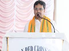 
      
      Tripura CM holds high-level security meet to asses security situa
      
      
