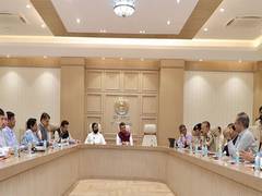 
      
      Maharashtra CM Fadnavis chairs high-level security review meeting
      
      