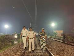 
      
       RPF of NF Railway enhances vigilance, recovers firearms 
      
      