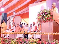 
      
      UP CM Yogi Adityanath offers prayers at Hanumangarhi
      
      