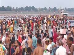 
      
      Devotees take holy dip at Sangam on Vaishakh Purnima
      
      