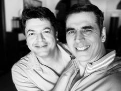 
    Jisshu shares bts pic with Akshay Kumar from Bhoot Bangla sets
    