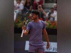 
      
      Italian Open: Clinical Alcaraz downs Draper to move into semis
      
      
