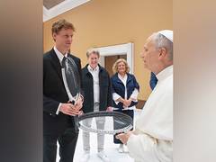 
      
      Pope Leo XIV shares special moment with Jannik Sinner
      
      