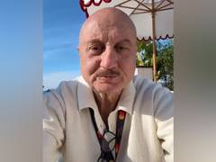 
    Anupam Kher shares bts glimpse ahead of Tanvi The Great screening
    