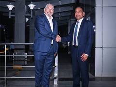 
      
      Honduran Foreign Minister Enrique Reina arrives in Delhi
      
      