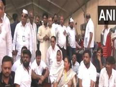 
      
      Bihar: Congress protests against NDA govt
      
      