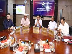 
      
      Election Commission meets AAP national convener Arvind Kejriwal
      
      