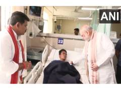 
      
      Amit Shah visits AIIMS to meet soldiers injured in Naxal encounte
      
      