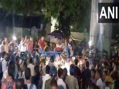 
      
      WB: Clash breaks out between protesting SSC teachers and police 
      
      