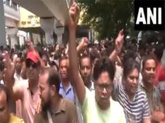 
      
      West Bengal: Protest by SSC teachers continues against CM 
      
      