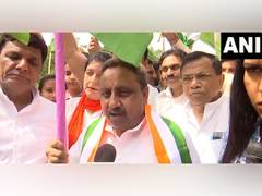
      
      Praveen Khandelwal participates in Tiranga Yatra in Delhi's Brita
      
      
