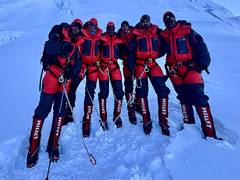 
      
      Joint team of Indian and Nepali Army summits Mt Kanchenjunga 
      
      