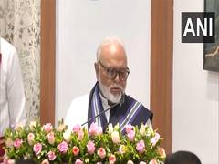 
      
      Chhagan Bhujbal takes oath as Maharashtra minister
      
      