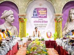 
      
      MP Cabinet meets at Indore's Rajwada, clears ‘Rahveer' scheme
      
      