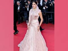 
      
      Cannes 2025: Decoding Janhvi's red carpet look in TT outfit
      
      