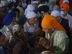 
      
      LG Sinha visits Poonch, announces jobs, aid for shelling victims
      
      