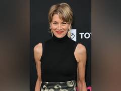 
      
      Wendie Malick shares her working experience with Harrison Ford 
      
      
