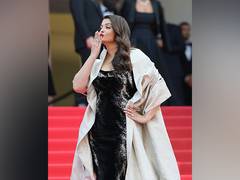 
      
      Aishwarya Rai Bachchan dons cape featuring Bhagavad Gita Shloka
      
      