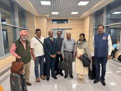 
      
      Indian delegation led by DMK MP Kanimozhi arrives in Moscow
      
      