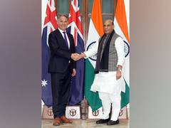 
      
      Rajnath Singh congratulates Richard Marles
      
      