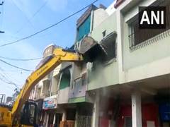 
      
      District administration removes illegal encroachment in Ujjain
      
      