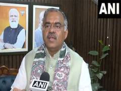 
      
      BJP's Tarun Chugh hits back at Rahul Gandhi, says 