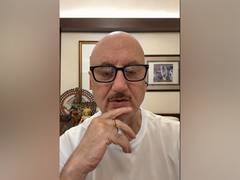 
      
      Anupam Kher marks 41 years in cinema, recalls debut with Saaransh
      
      